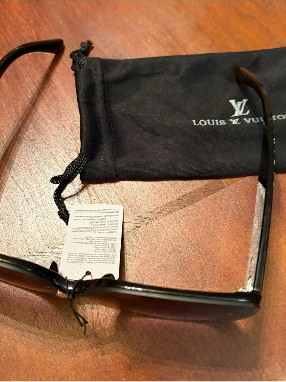 Louis Vuitton Black Gradient Square Sunglasses with Monogram Temples - Picture 4 of 6